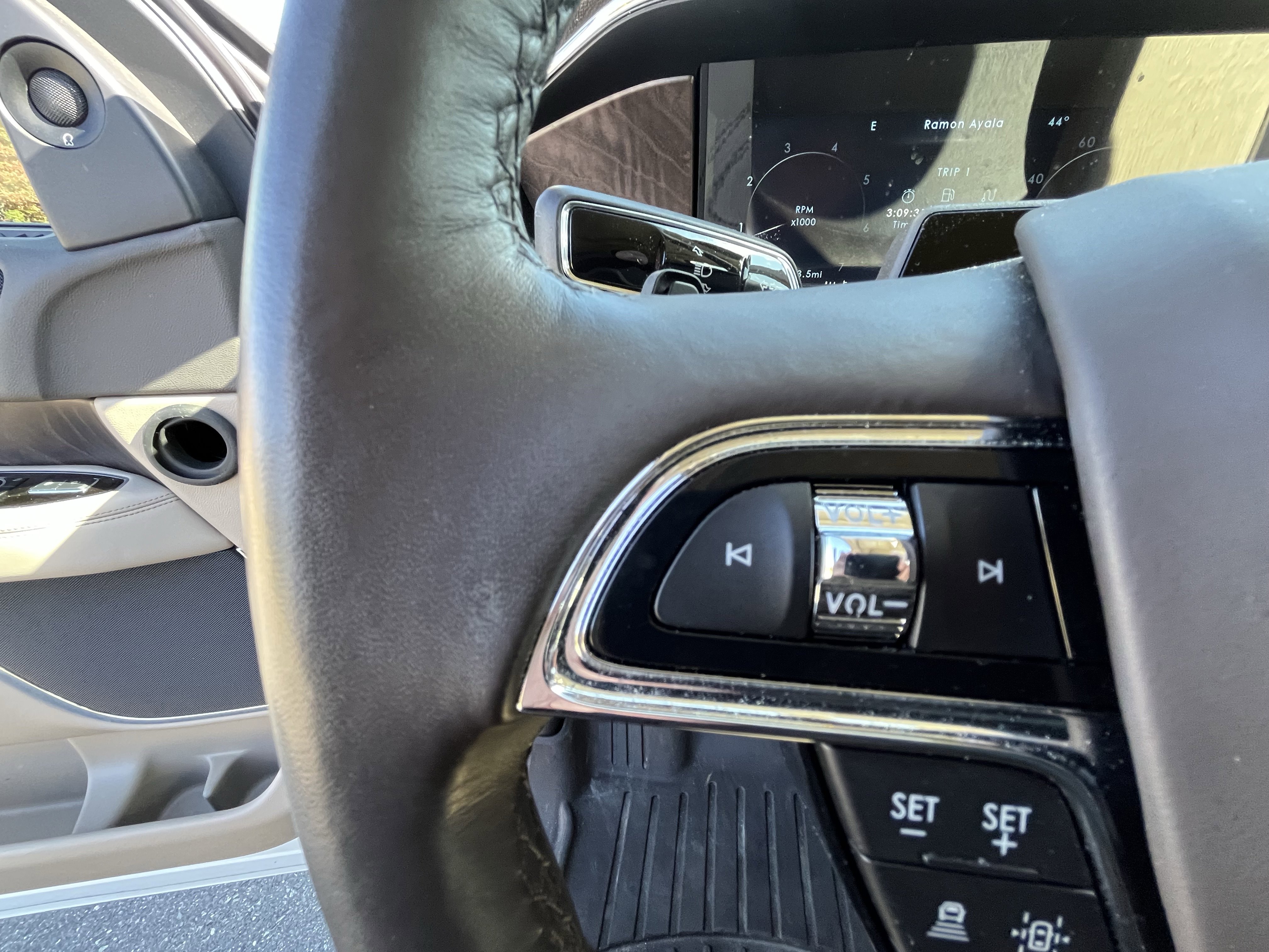 Used 2024 Lincoln Navigator Premiere image 20