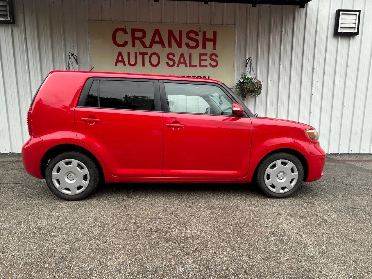 Used 2009 Scion xB FWD image 1
