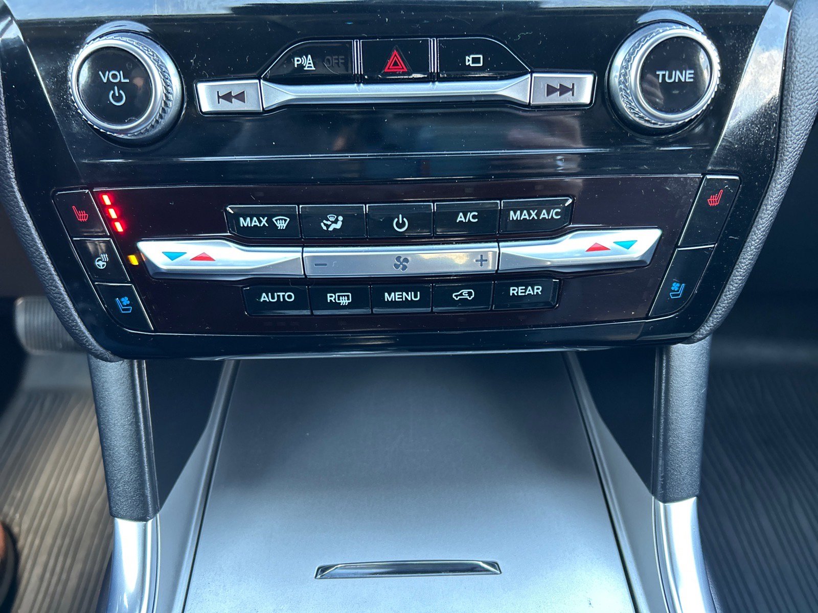 Certified 2023 Ford Explorer Limited image 32