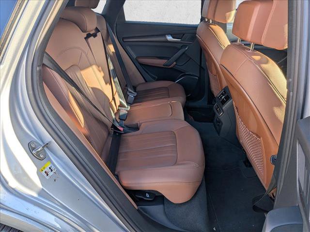 Used 2022 Audi Q5 2.0T Premium w/ Convenience Package AWD/4WD image 18