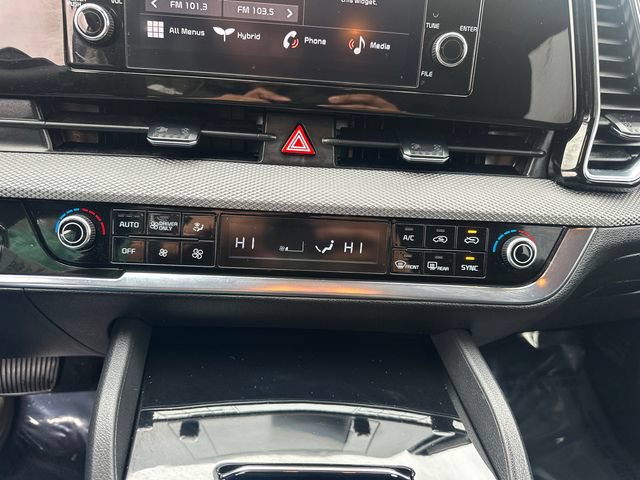 Used 2025 Kia Sportage LX AWD/4WD image 32