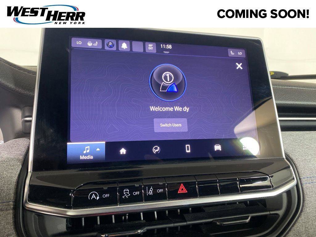 Used 2022 Jeep Compass Latitude w/ Convenience Group AWD/4WD image 3