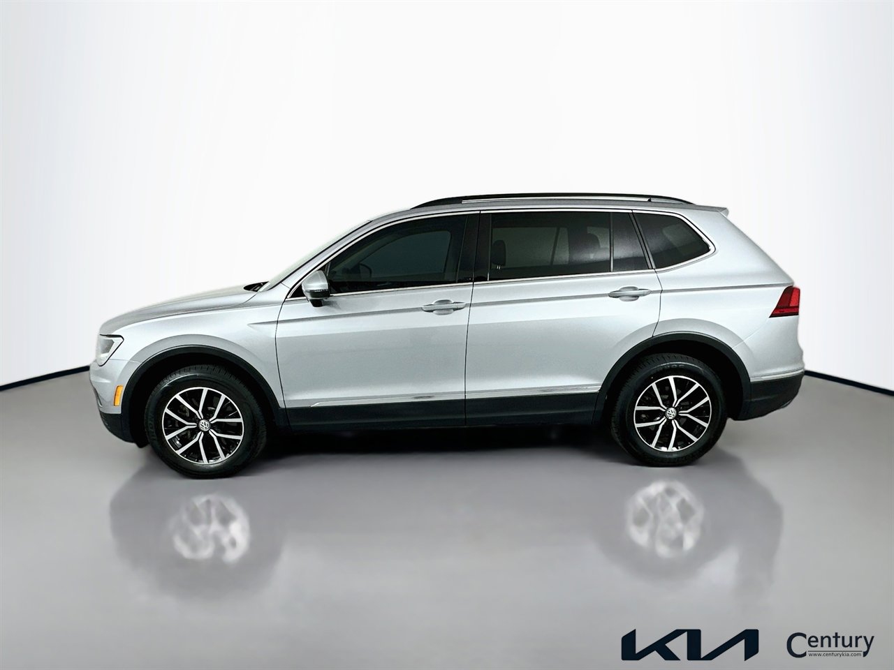 Used 2021 Volkswagen Tiguan SE AWD/4WD image 8