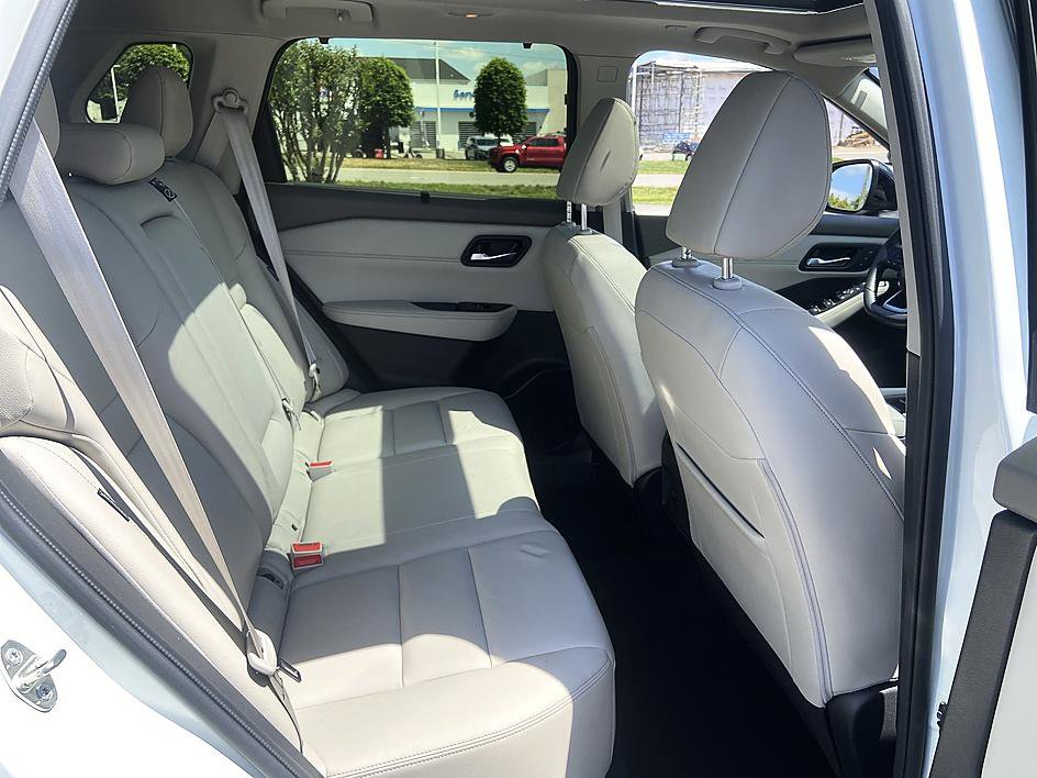 Certified 2023 Nissan Rogue SL w/ SL Premium Package AWD/4WD image 19
