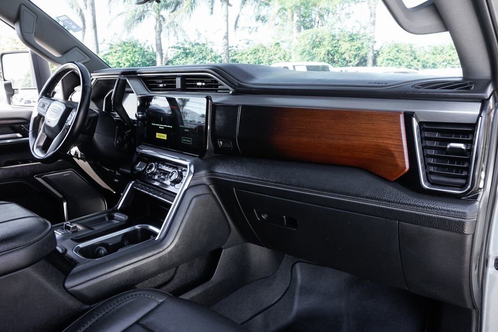 Used 2024 GMC Sierra 3500 Denali w/ Denali Reserve Package image 39