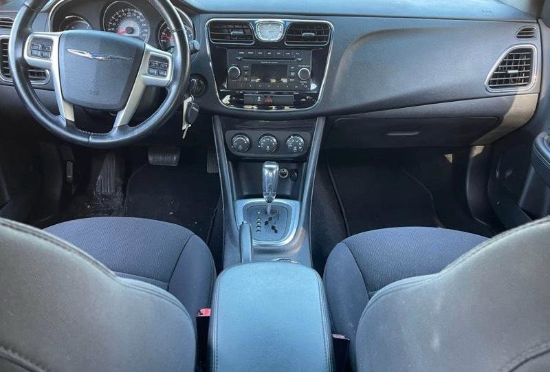 Used 2012 Chrysler 200 Touring FWD image 8