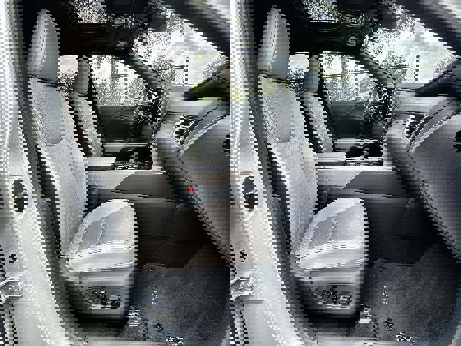 Used 2024 Lexus RX 350 Premium w/ Accessory Package (Z1) image 4