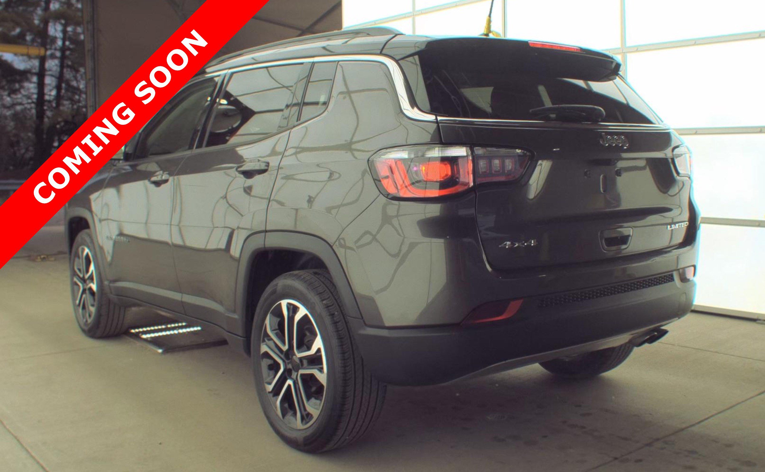 Used 2022 Jeep Compass Limited AWD/4WD image 5