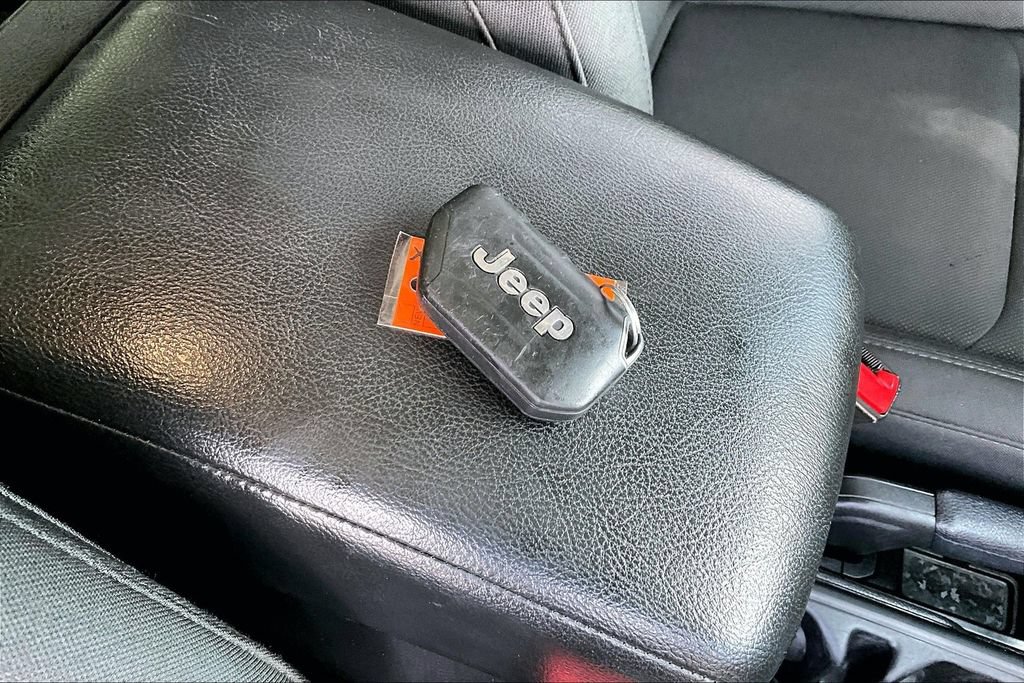 Used 2019 Jeep Wrangler Unlimited Sport S AWD/4WD image 35