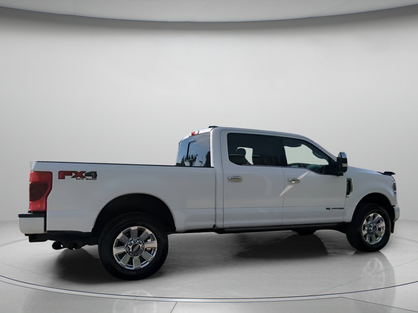 Certified 2022 Ford F250 Platinum w/ FX4 Off-Road Package image 29
