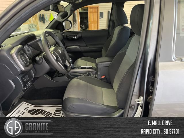 Used 2022 Toyota Tacoma TRD Off-Road w/ Technology Package AWD/4WD image 10
