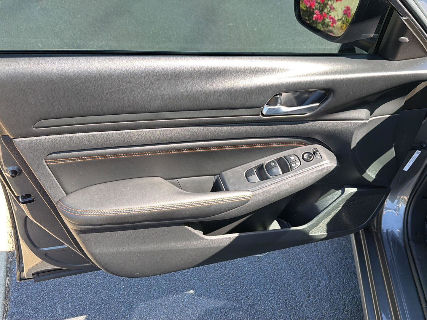 Used 2021 Nissan Altima 2.5 SR w/ SR Premium Package image 16