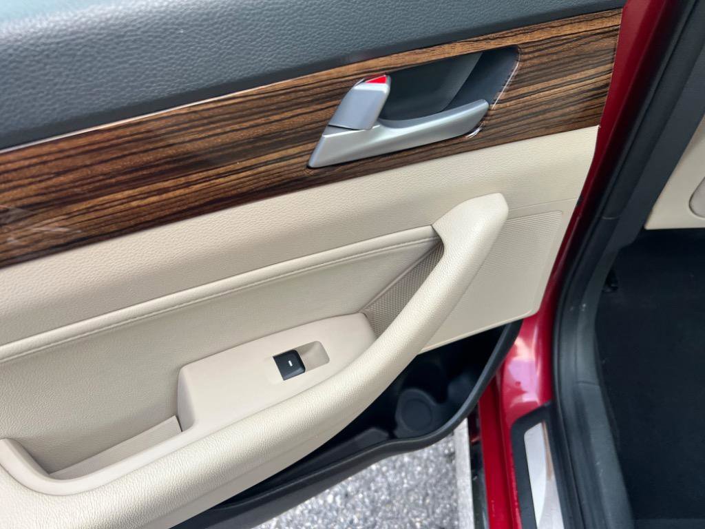 Used 2017 Hyundai Sonata Limited image 12
