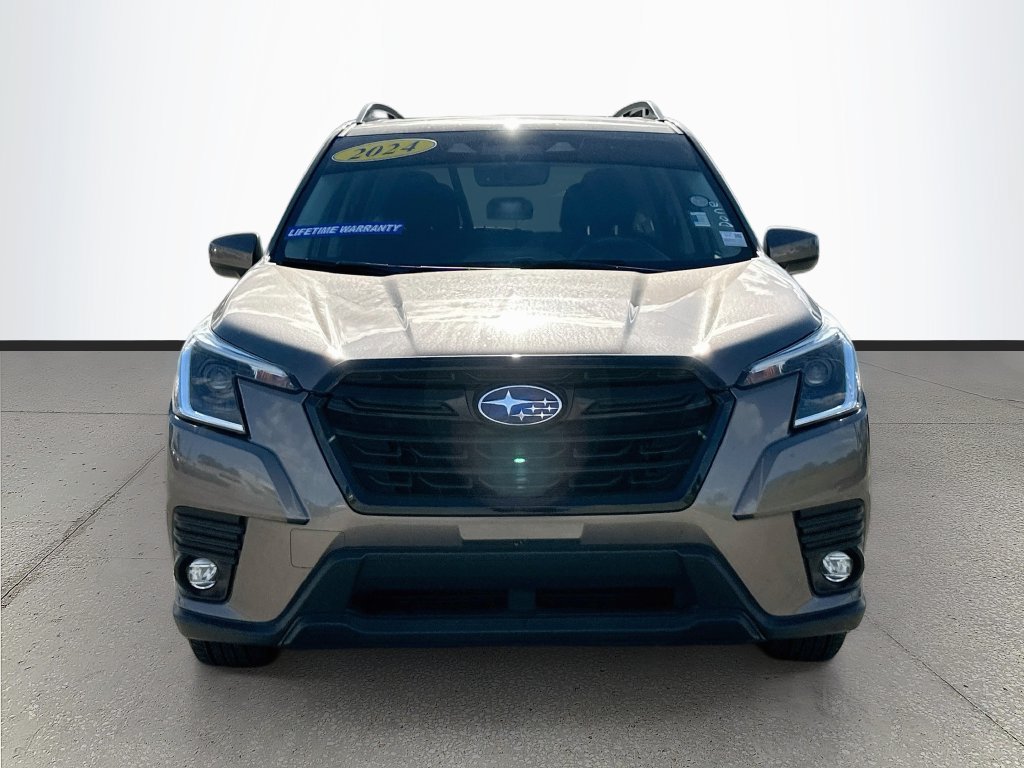 Used 2024 Subaru Forester Premium AWD/4WD image 2