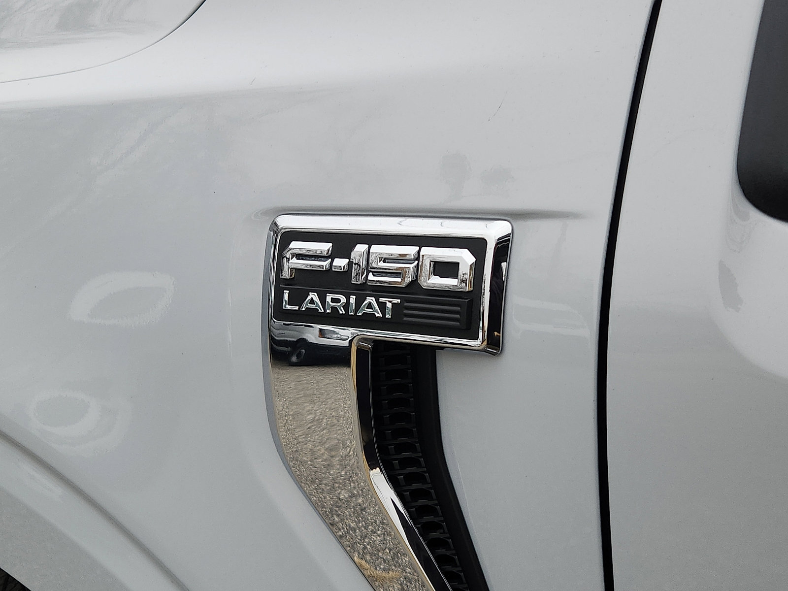 New 2025 Ford F150 Lariat w/ Equipment Group 501A Mid image 18