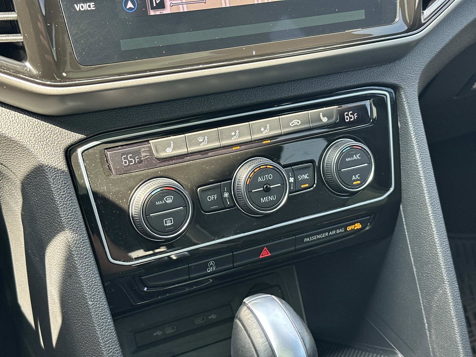 Used 2023 Volkswagen Atlas Cross Sport SEL R-Line AWD/4WD image 32