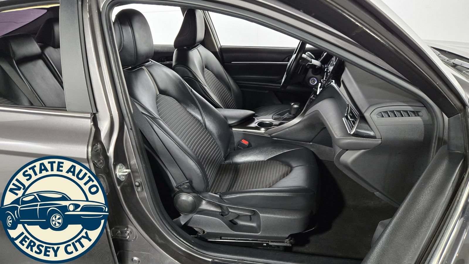 Used 2021 Toyota Camry SE FWD image 33