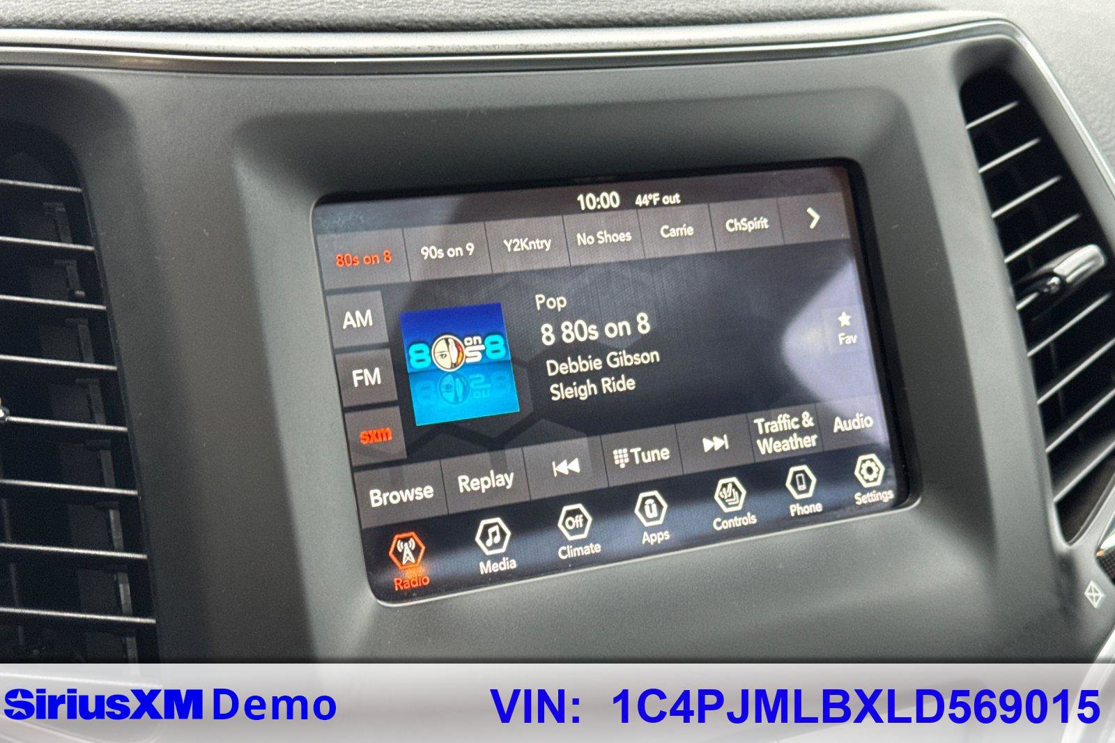 Used 2020 Jeep Cherokee Latitude Plus w/ Comfort/Convenience Group image 28