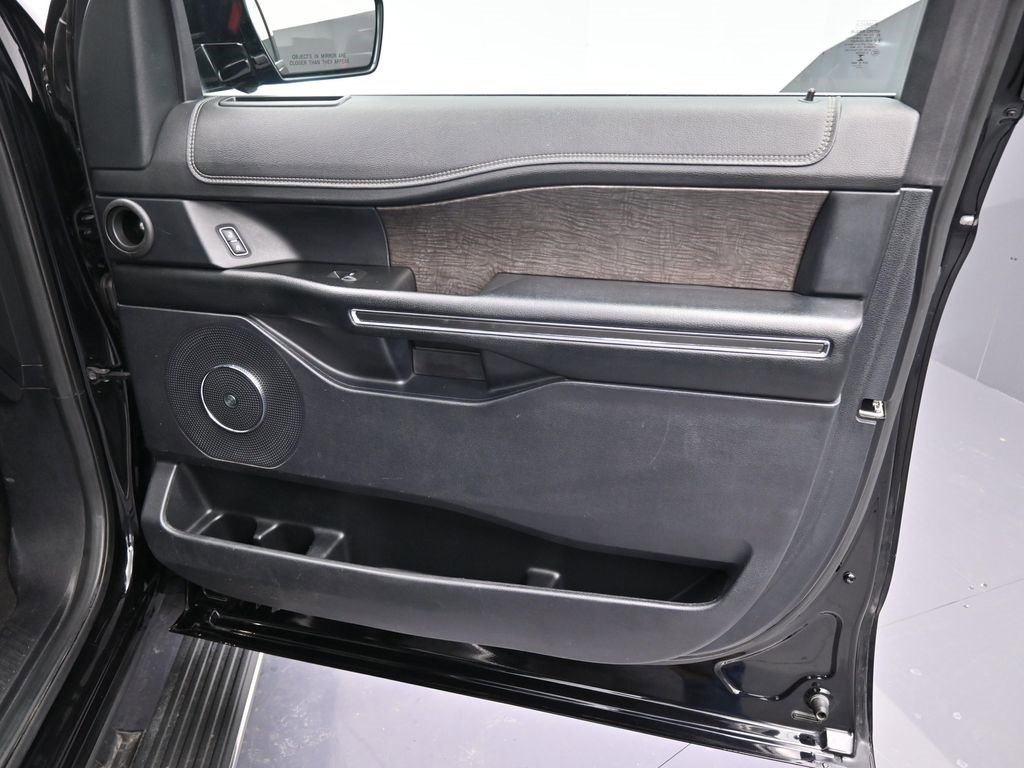 Used 2021 Ford Expedition Max Limited image 21