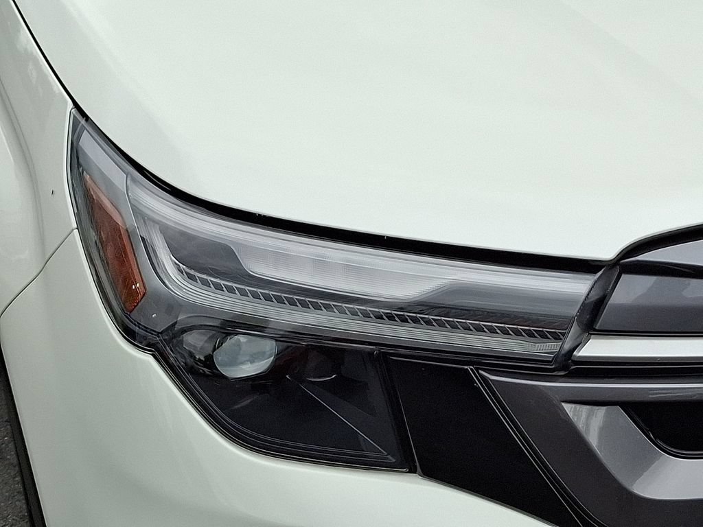 Certified 2025 Subaru Forester Limited AWD/4WD image 9