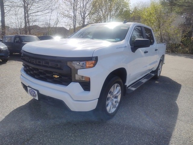 Used 2024 Chevrolet Silverado 1500 Custom image 1