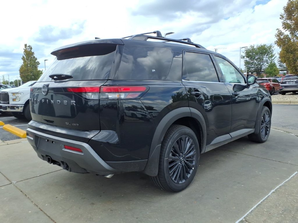 New 2026 Nissan Pathfinder SL w/ SL Premium Package AWD/4WD image 7