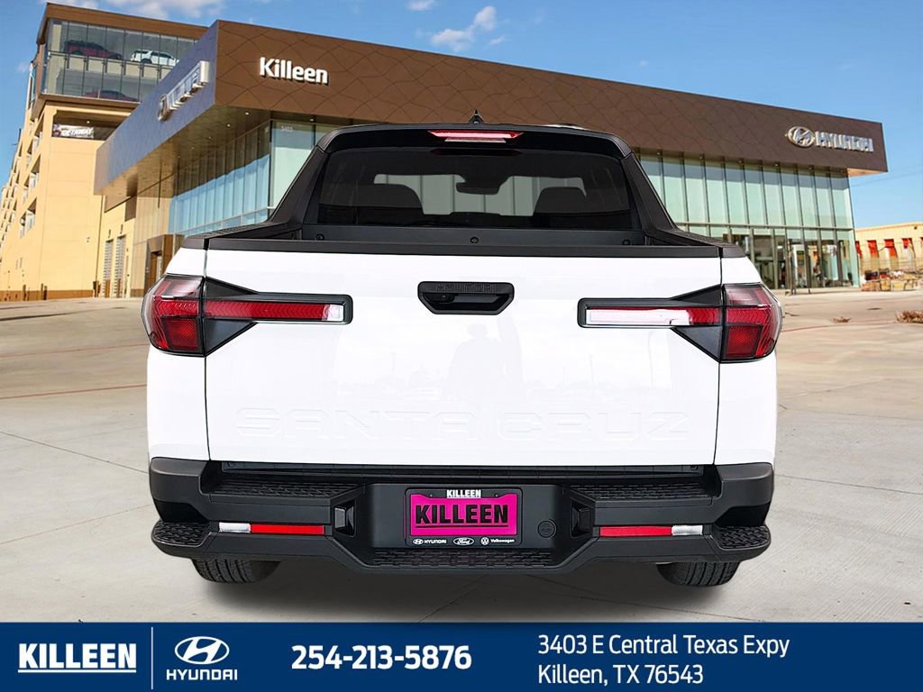 Used 2025 Hyundai Santa Cruz SE image 8