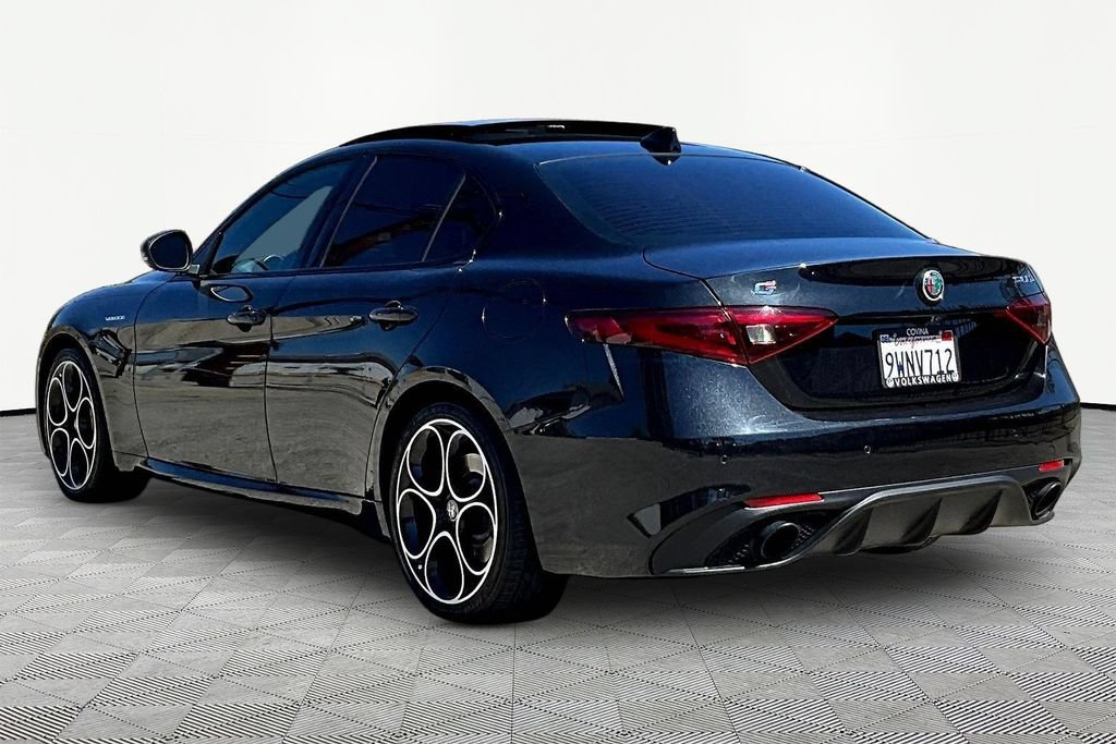 Used 2022 Alfa Romeo Giulia Veloce RWD image 4