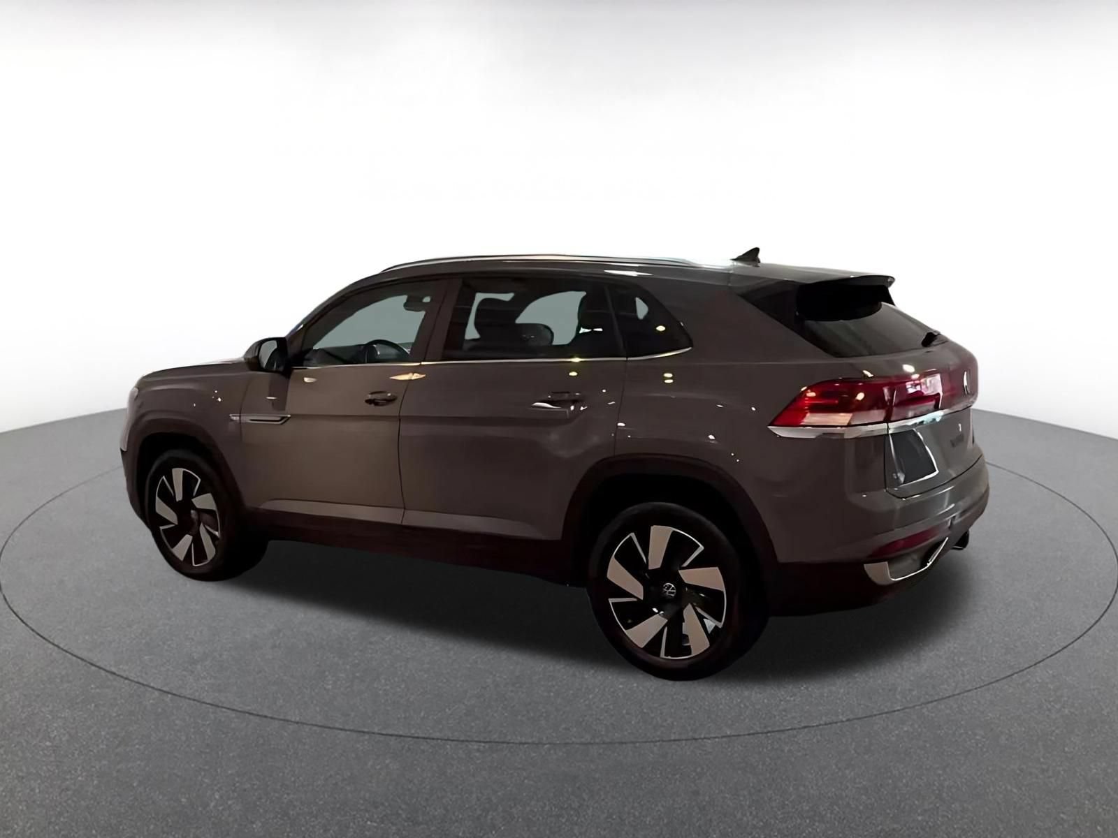Used 2026 Volkswagen Atlas Cross Sport SE AWD/4WD image 8