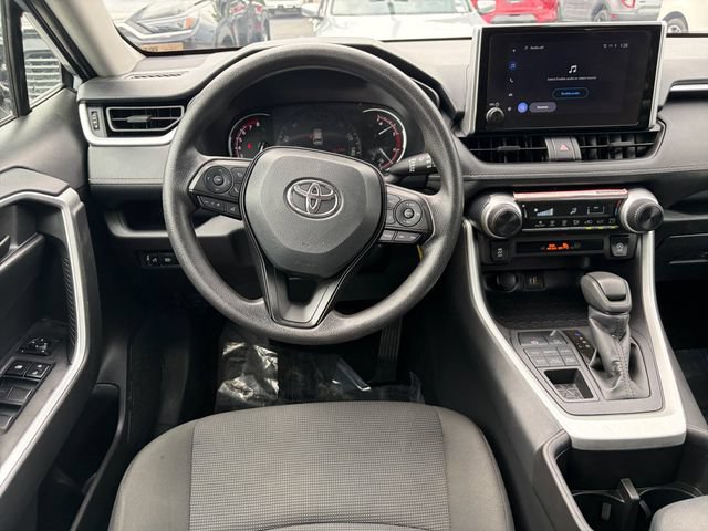 Used 2025 Toyota RAV4 LE AWD/4WD image 17