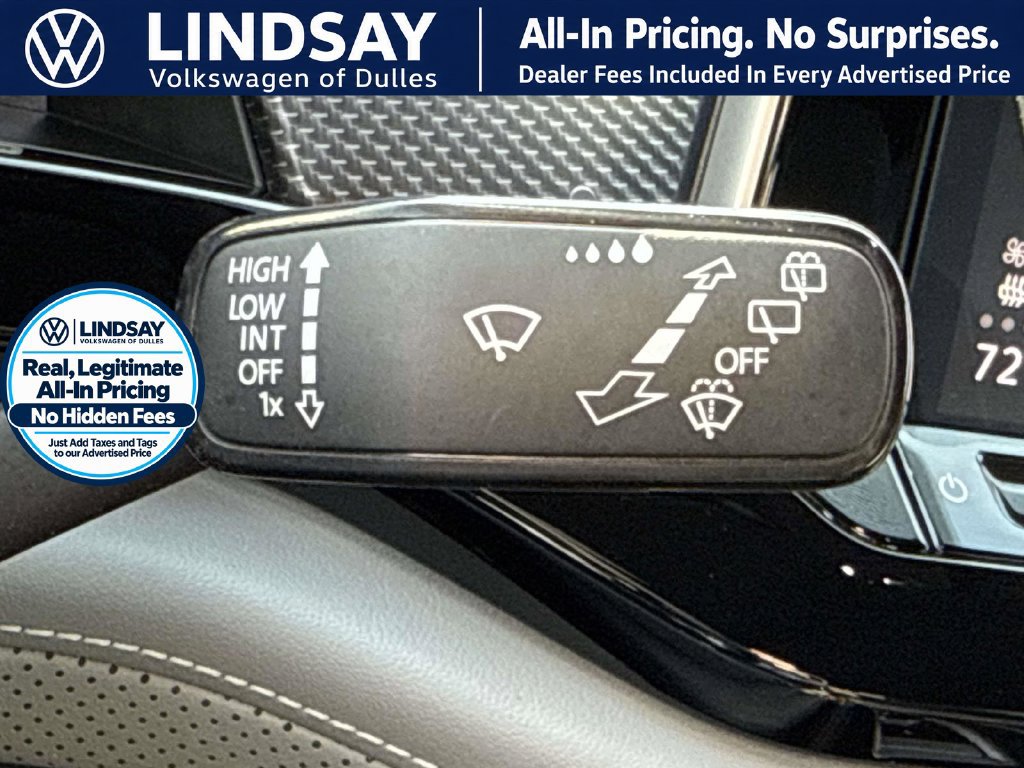 Used 2024 Volkswagen Atlas Cross Sport SEL R-Line AWD/4WD image 24