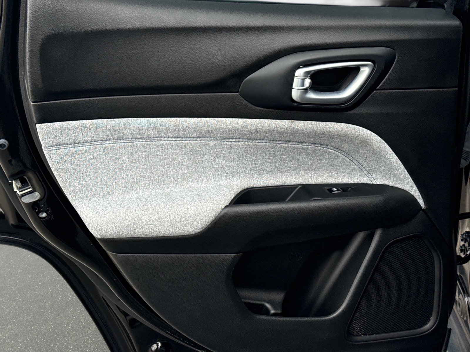 Used 2023 Jeep Compass Latitude image 13