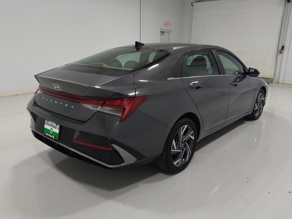 Used 2025 Hyundai Elantra SEL FWD image 9