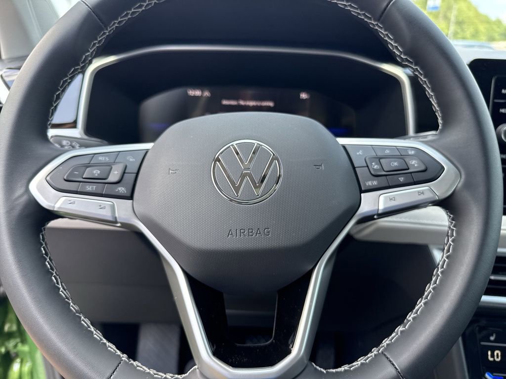 New 2025 Volkswagen Taos SE AWD/4WD image 18