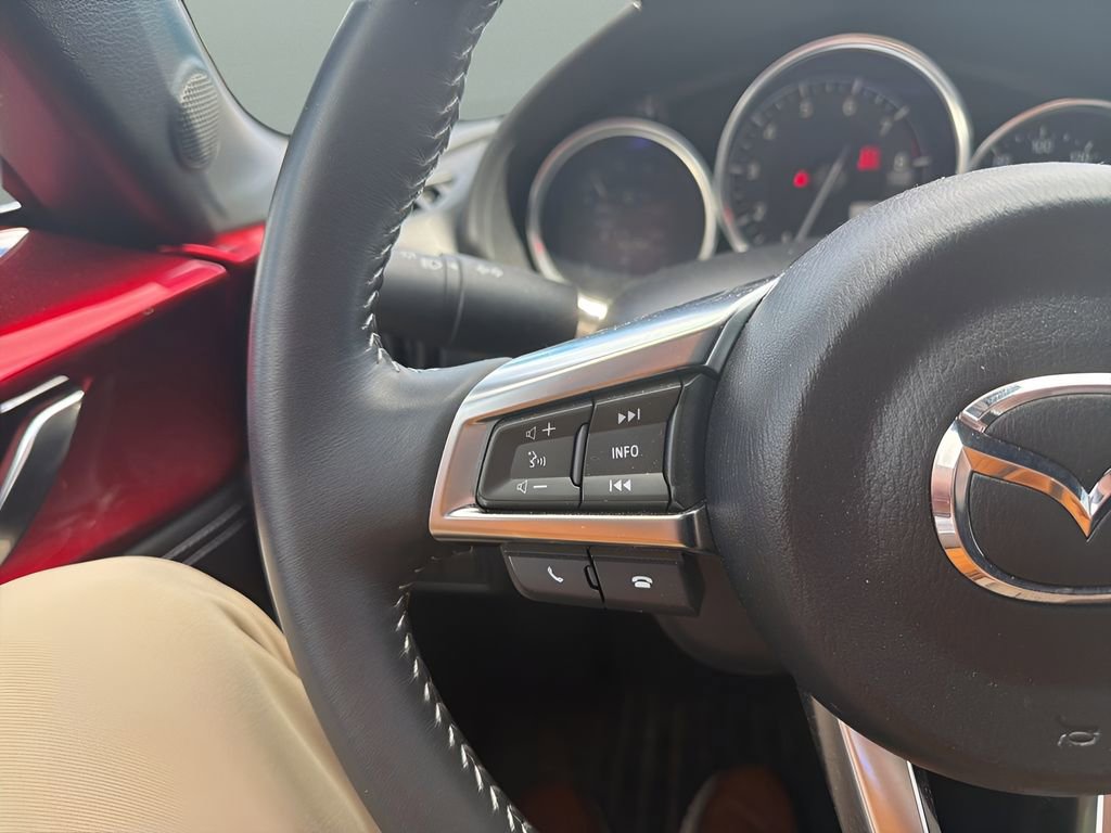 Used 2021 MAZDA MX-5 Miata Club image 16
