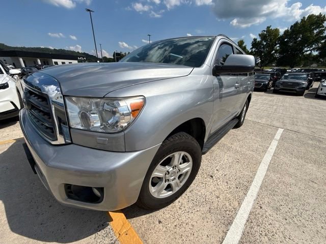 Used 2017 Toyota Sequoia SR5 AWD/4WD image 3