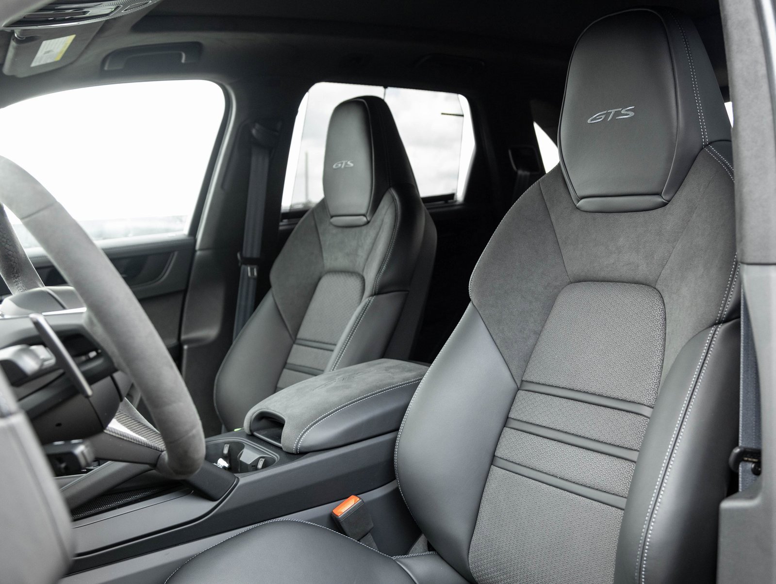 New 2025 Porsche Cayenne GTS image 5