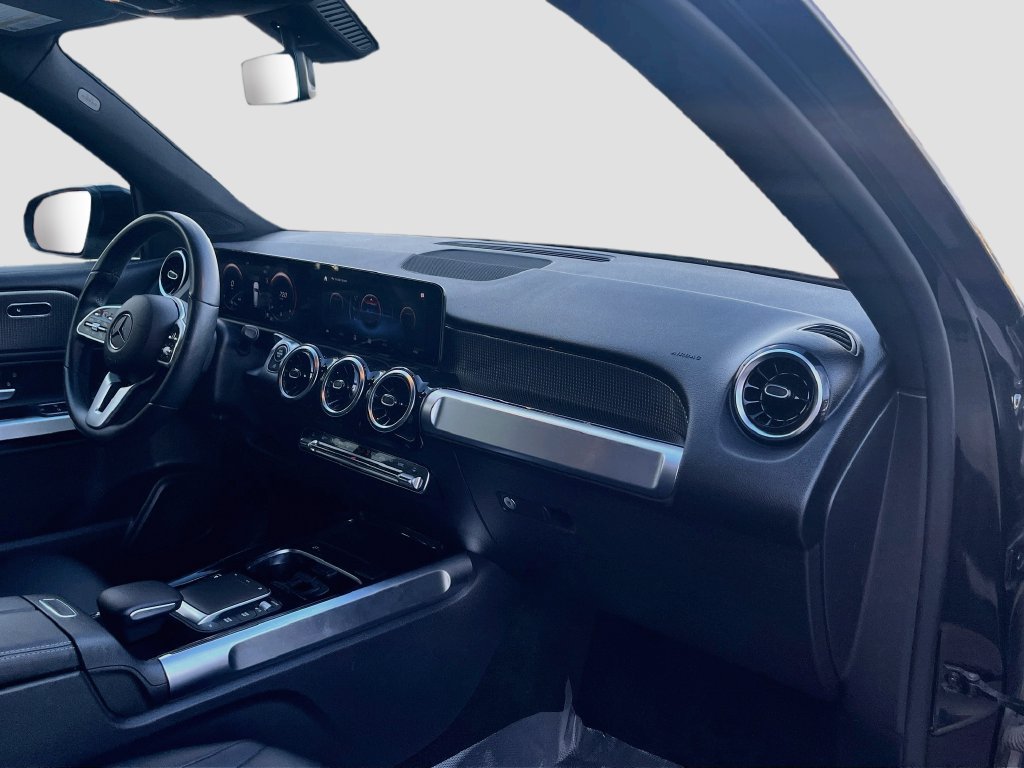 Used 2022 Mercedes-Benz GLB 250 image 28