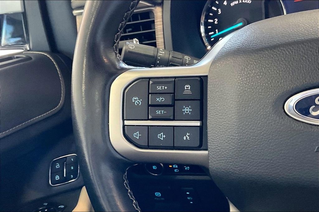 Used 2024 Ford Expedition Limited image 8