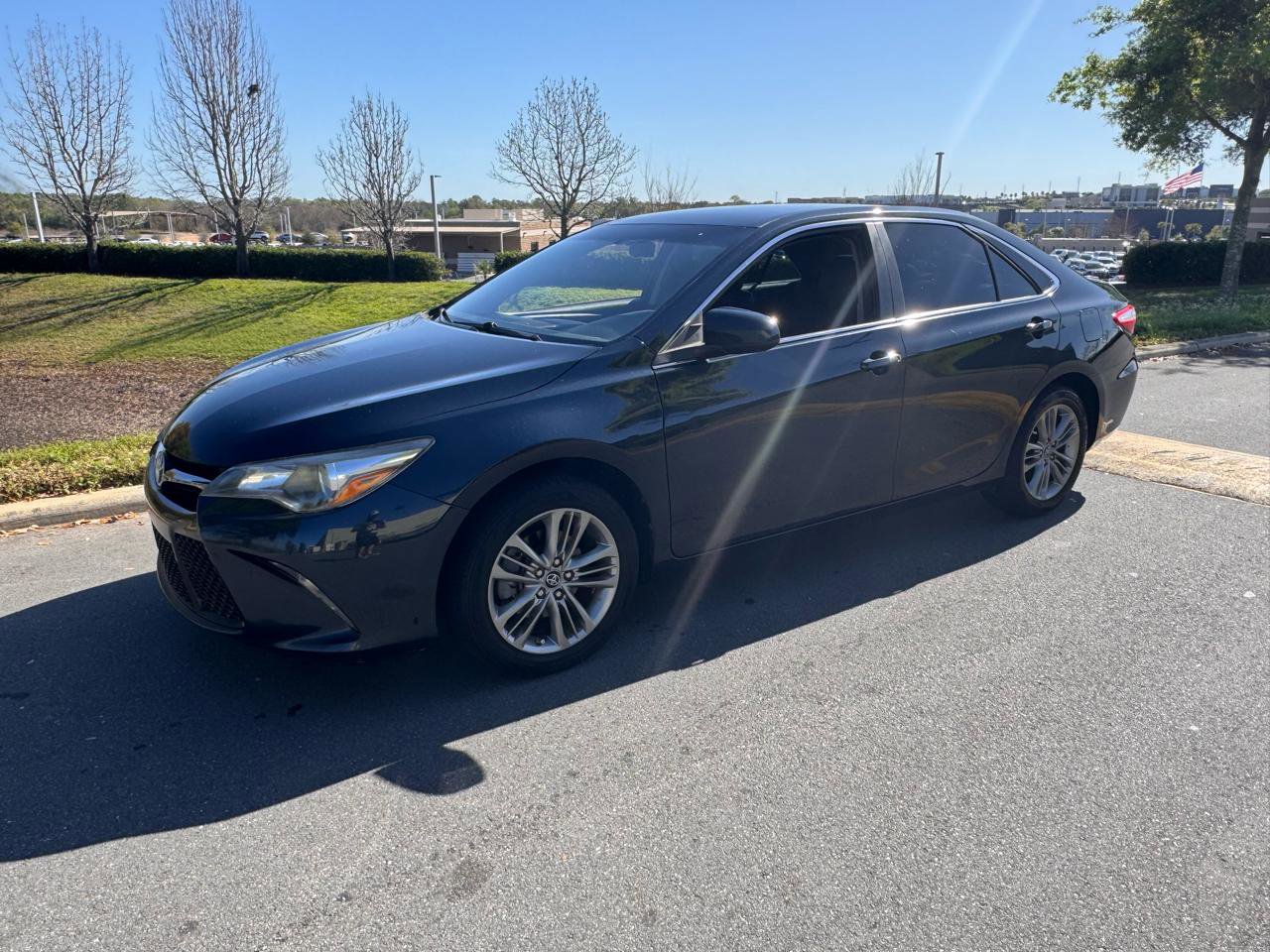 Used 2017 Toyota Camry SE image 6
