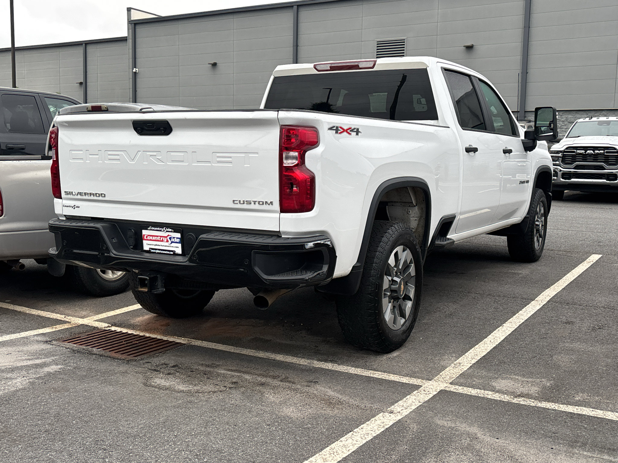 Used 2025 Chevrolet Silverado 2500 Custom w/ Custom Value Package AWD/4WD image 5