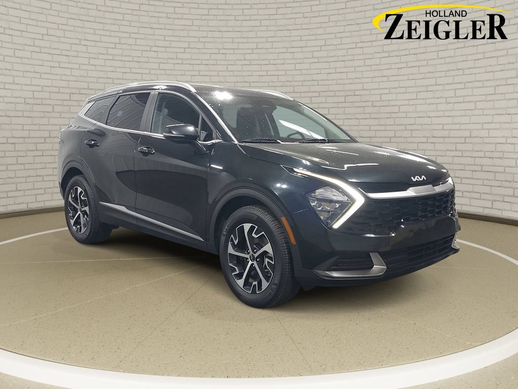 Used 2023 Kia Sportage EX AWD/4WD image 3