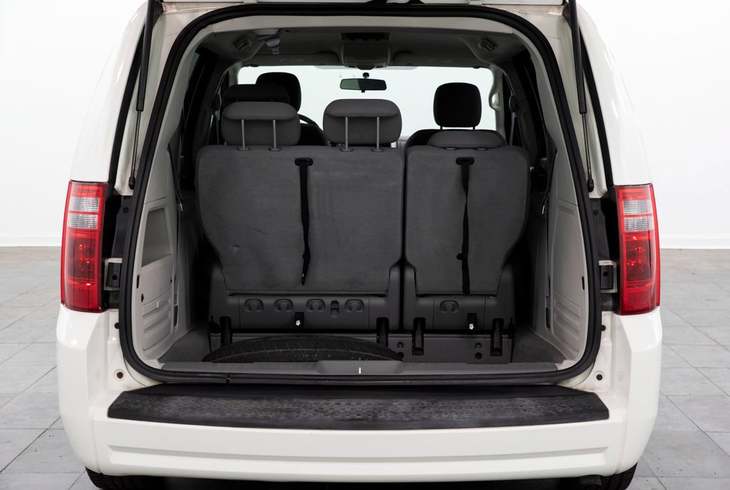 Used 2010 Dodge Grand Caravan SE w/ Climate Group FWD image 13
