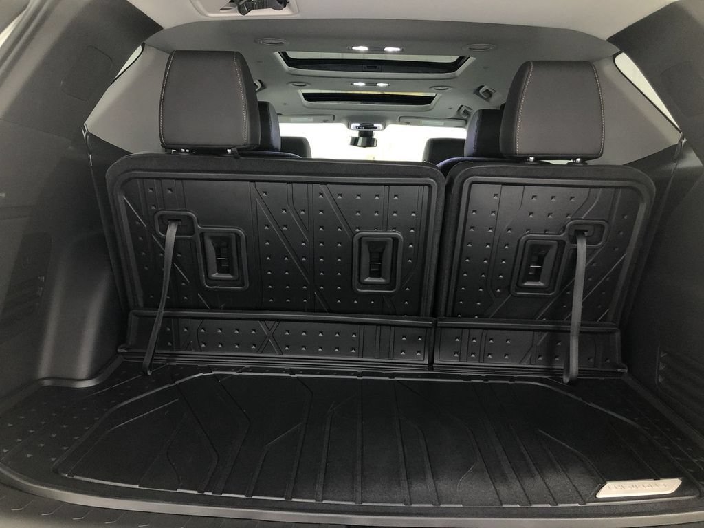 Used 2020 Chevrolet Traverse Premier w/ Redline Edition AWD/4WD image 25