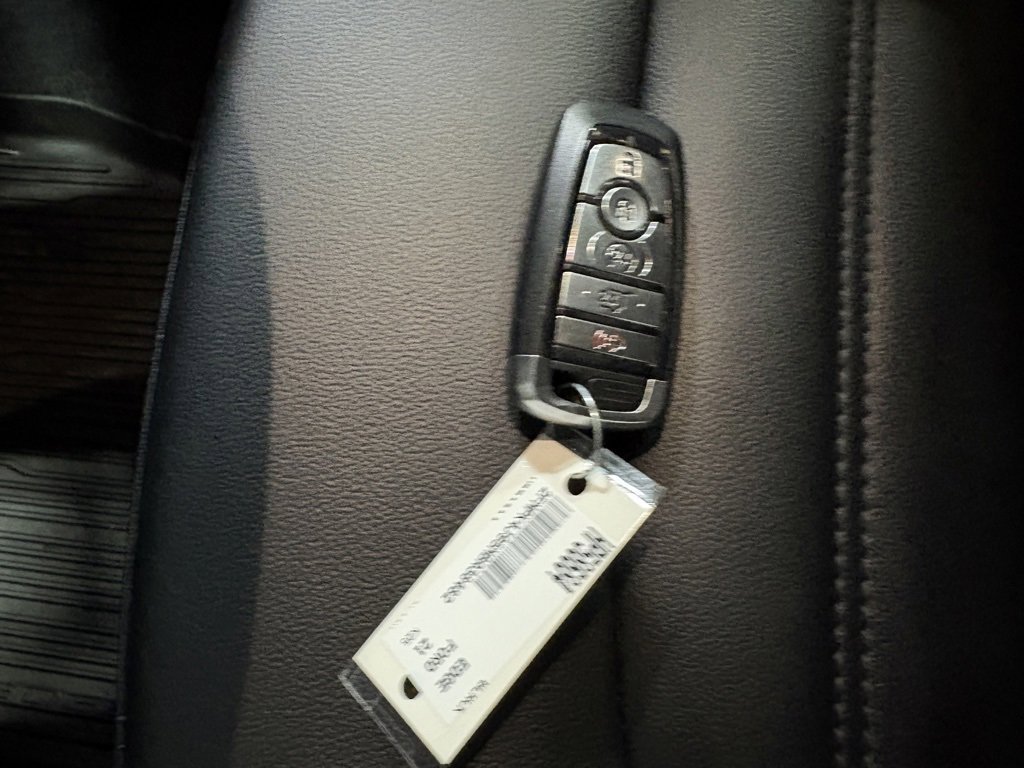 Used 2021 Ford Edge SEL w/ Convenience Package image 29