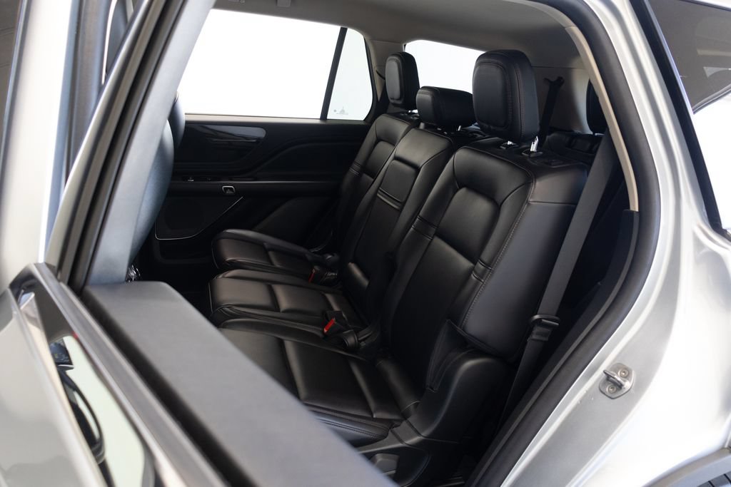 Used 2023 Lincoln Aviator AWD image 21