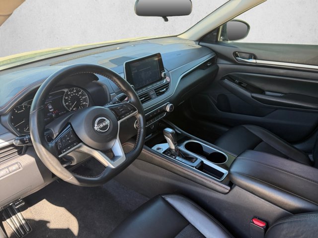 Used 2025 Nissan Altima 2.5 SR FWD image 10