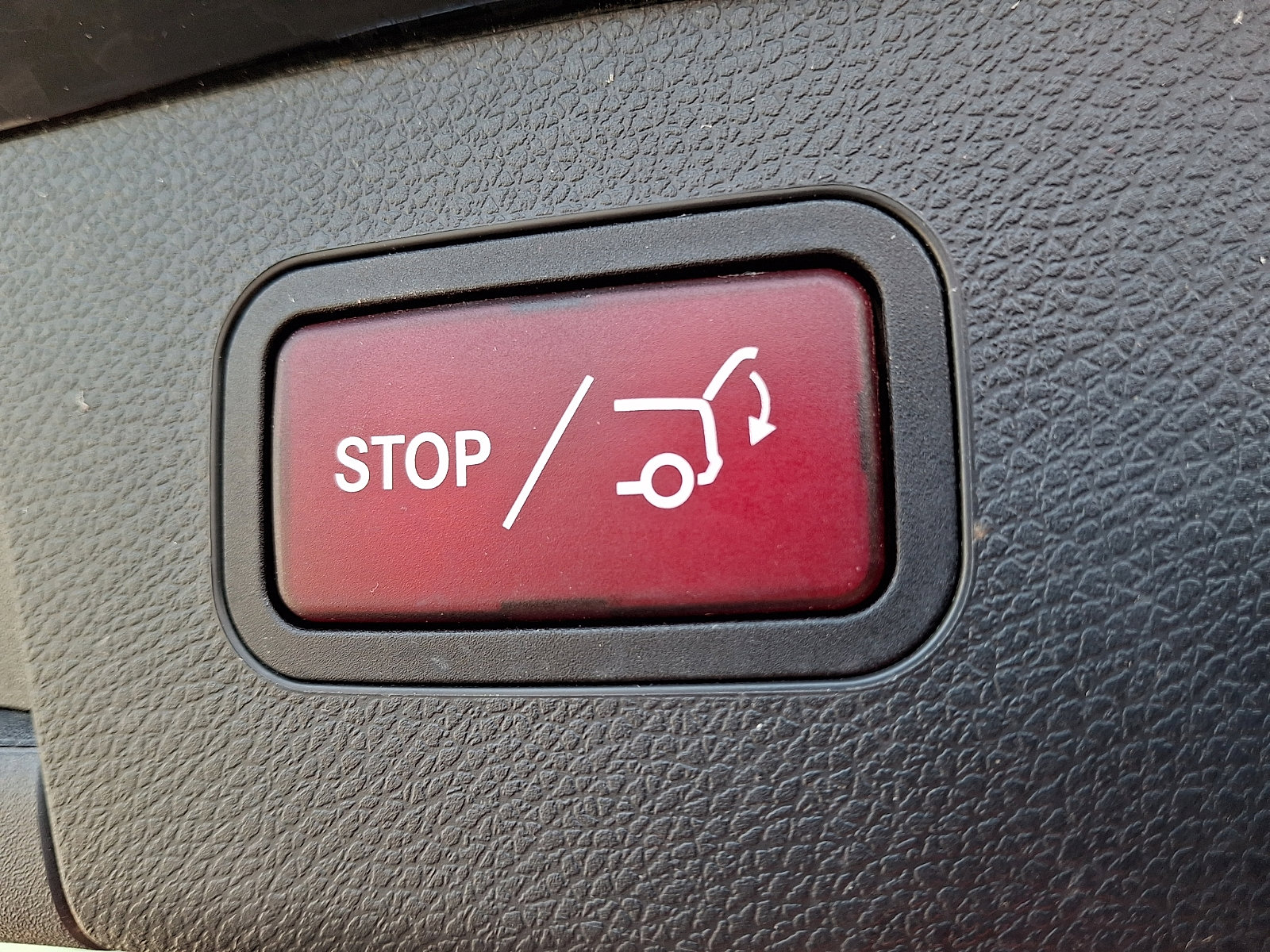 Certified 2019 Mercedes-Benz GLA 250 4MATIC image 33