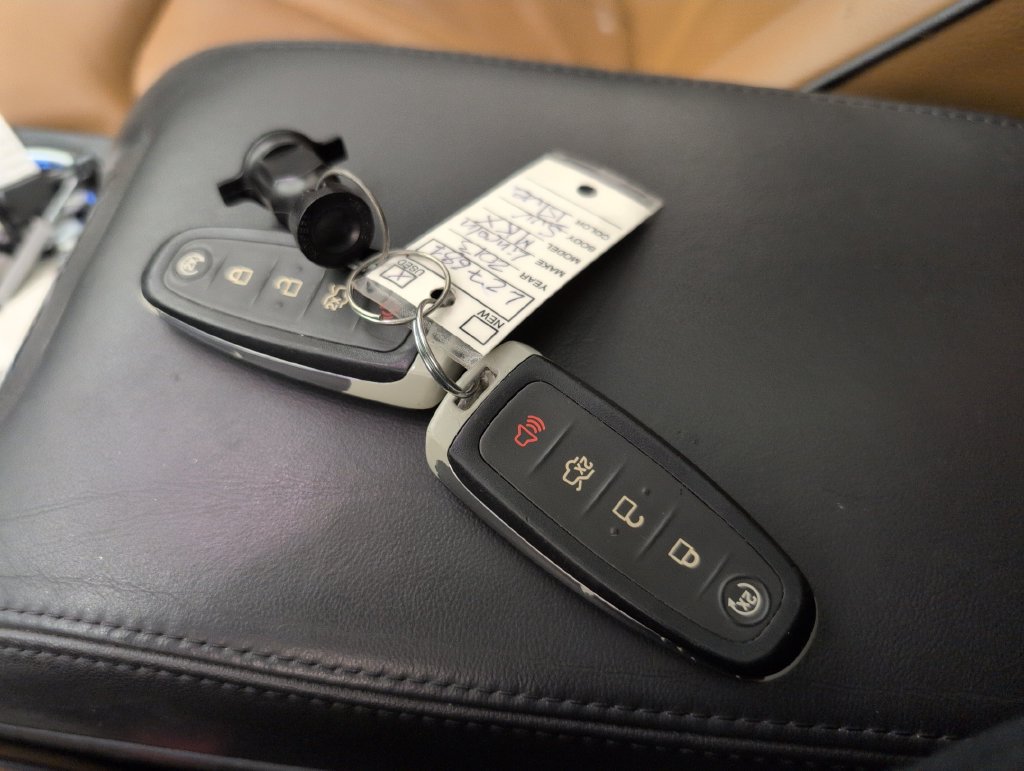 Used 2013 Lincoln MKX FWD image 38