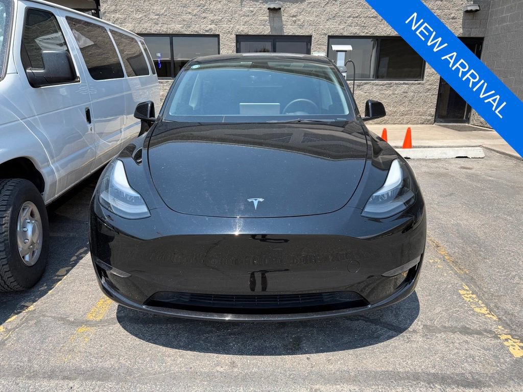 Used 2023 Tesla Model Y Long Range AWD/4WD image 2